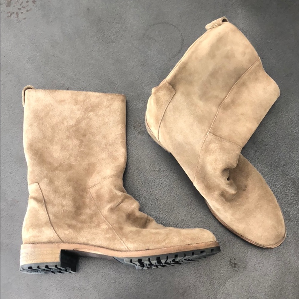 Suede boots